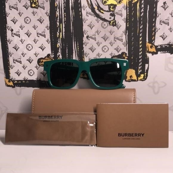 New Authentic Burberry BE4394 4059/71 Sunglasses - Picture 12 of 13